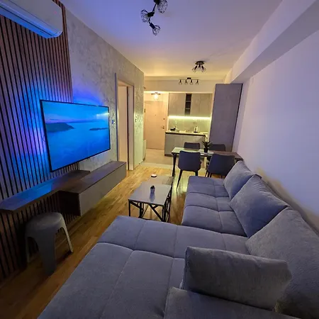 Lunara Lux Apartment, Modern Design - Üsküp